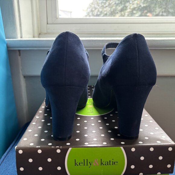 Kelly & Katie Women’s Navy Suede 3” Pump Closed Toe Heels Size 9.5 - Picture 4 of 8